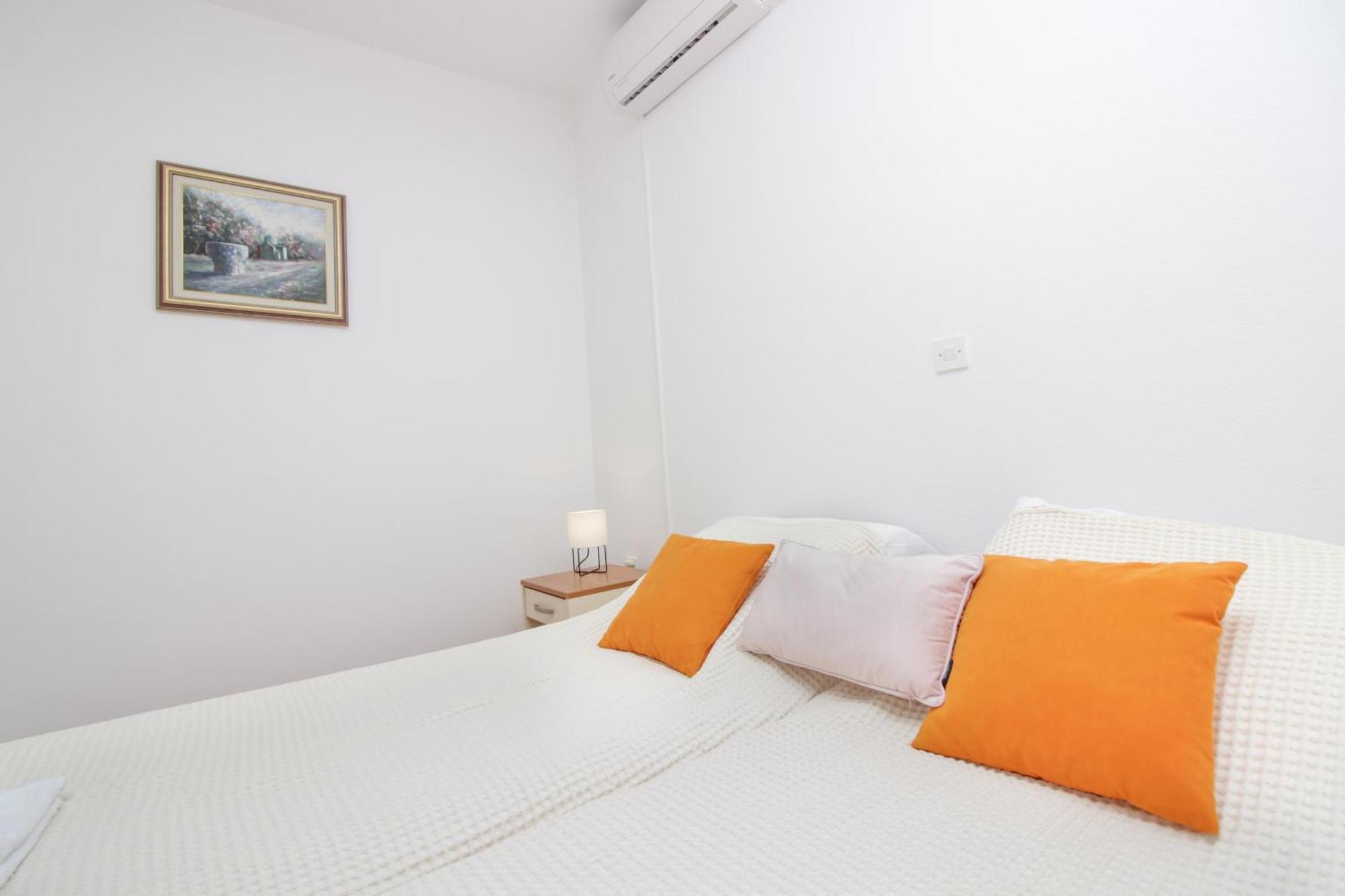 Apartments And Rooms With Parking Space Nin, Zadar - 5805 Habitación foto